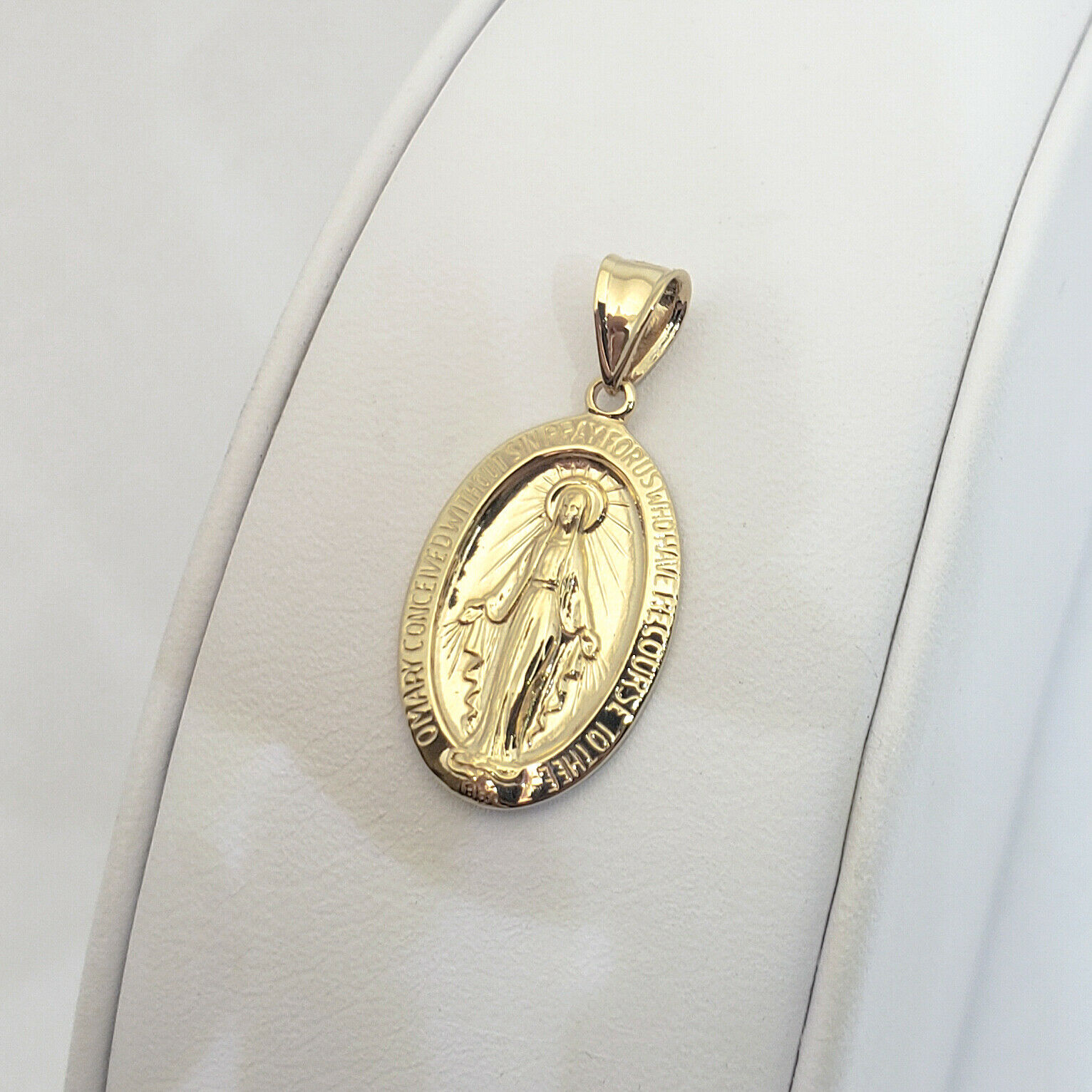 18k gold virgin mary necklace